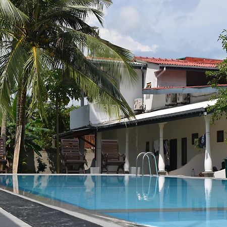 Star Holiday Resort Hikkaduwa Buitenkant foto