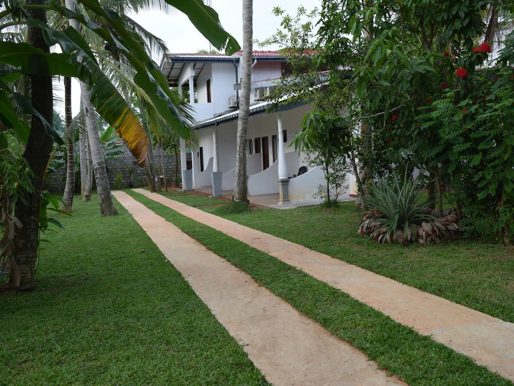 Star Holiday Resort Hikkaduwa Buitenkant foto
