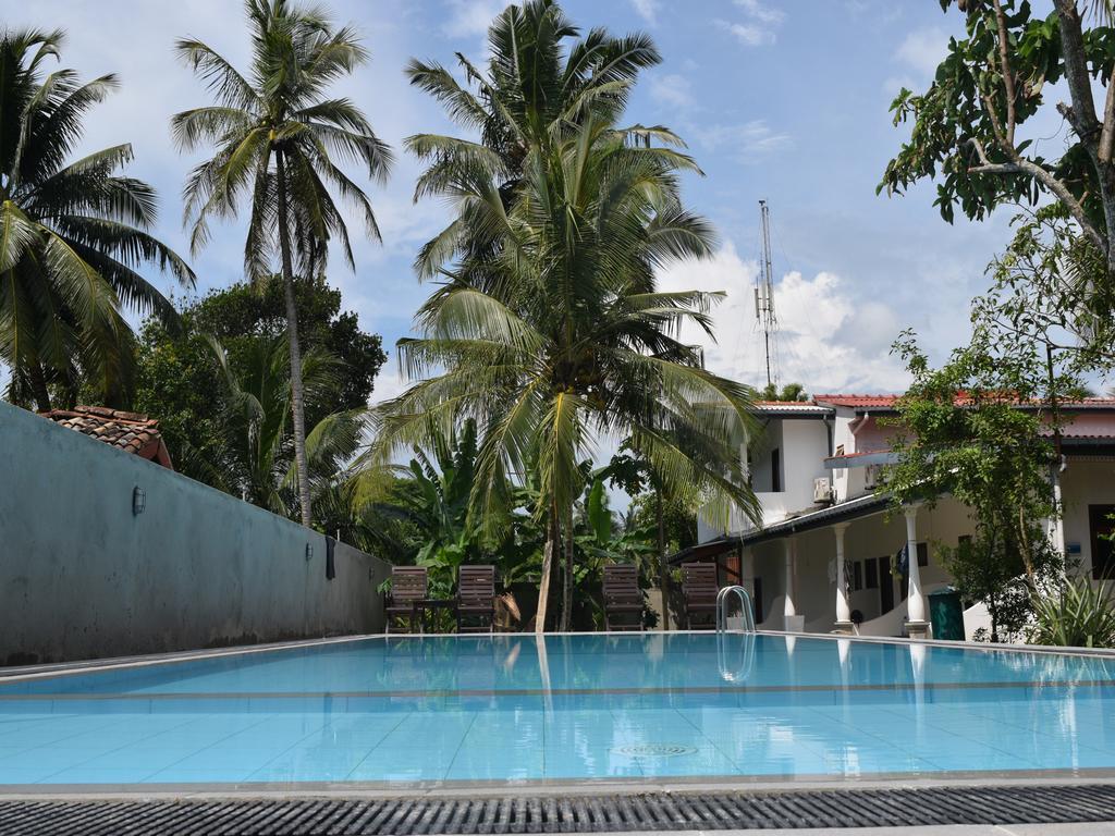 Star Holiday Resort Hikkaduwa Buitenkant foto