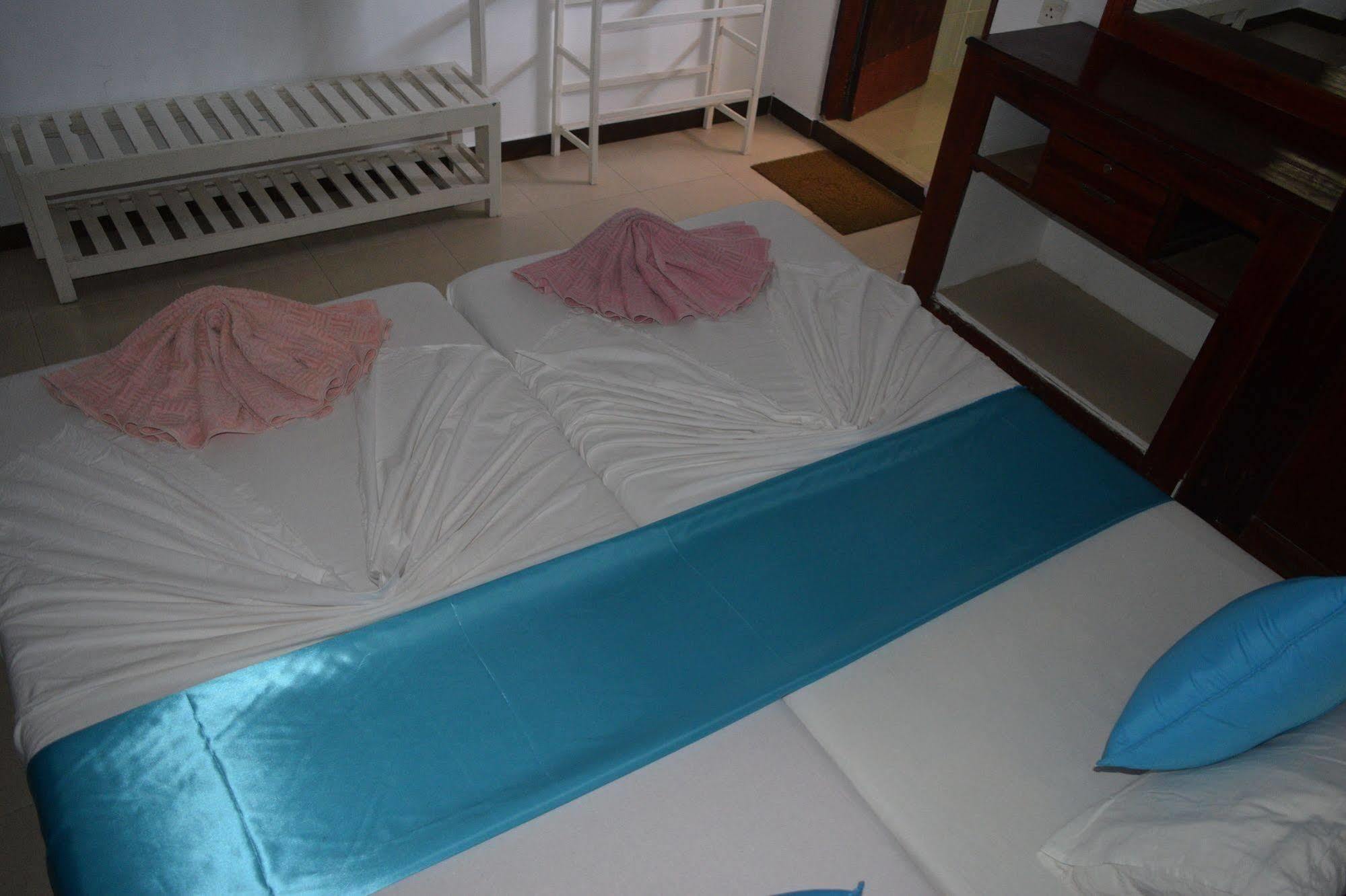 Star Holiday Resort Hikkaduwa Buitenkant foto