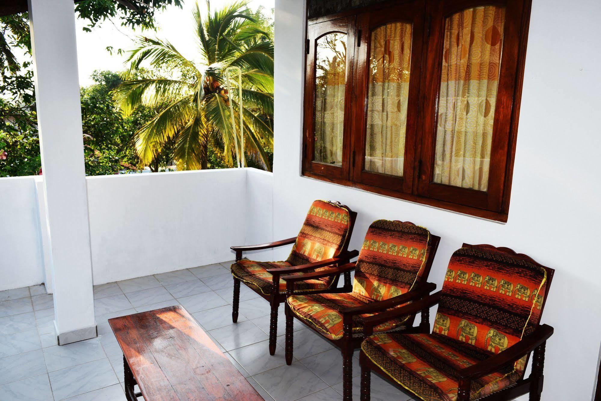 Star Holiday Resort Hikkaduwa Buitenkant foto
